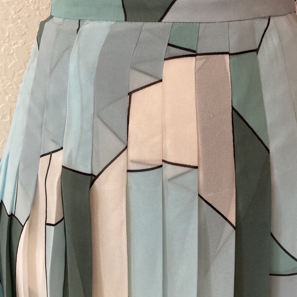 Ann Taylor Geo Pleated Skirt Size 10 Pleated skirt🌸 - Picture 8 of 11